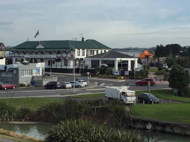 The Kentish Hotel Waiuku Екстер'єр фото