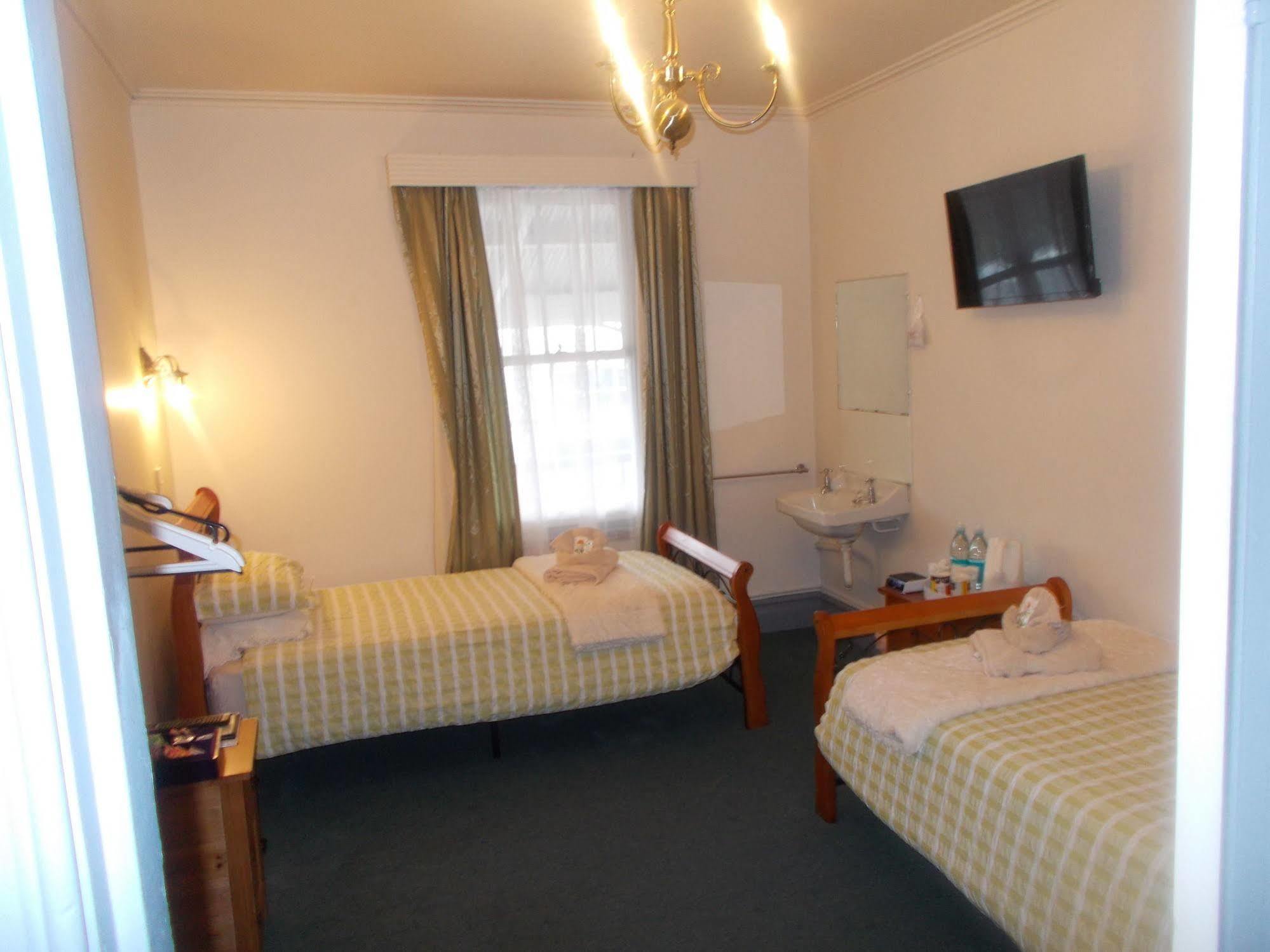 The Kentish Hotel Waiuku Екстер'єр фото