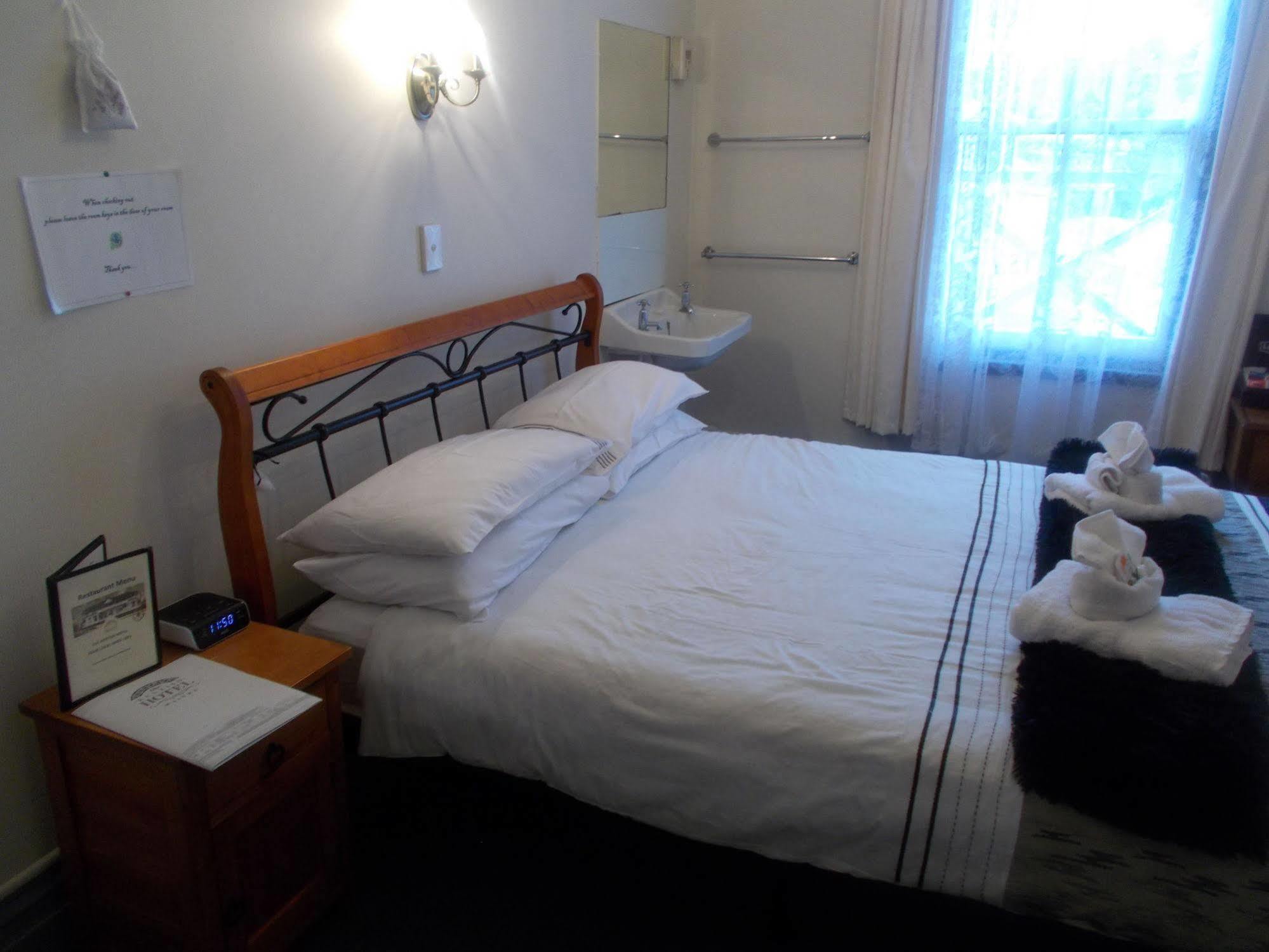 The Kentish Hotel Waiuku Екстер'єр фото