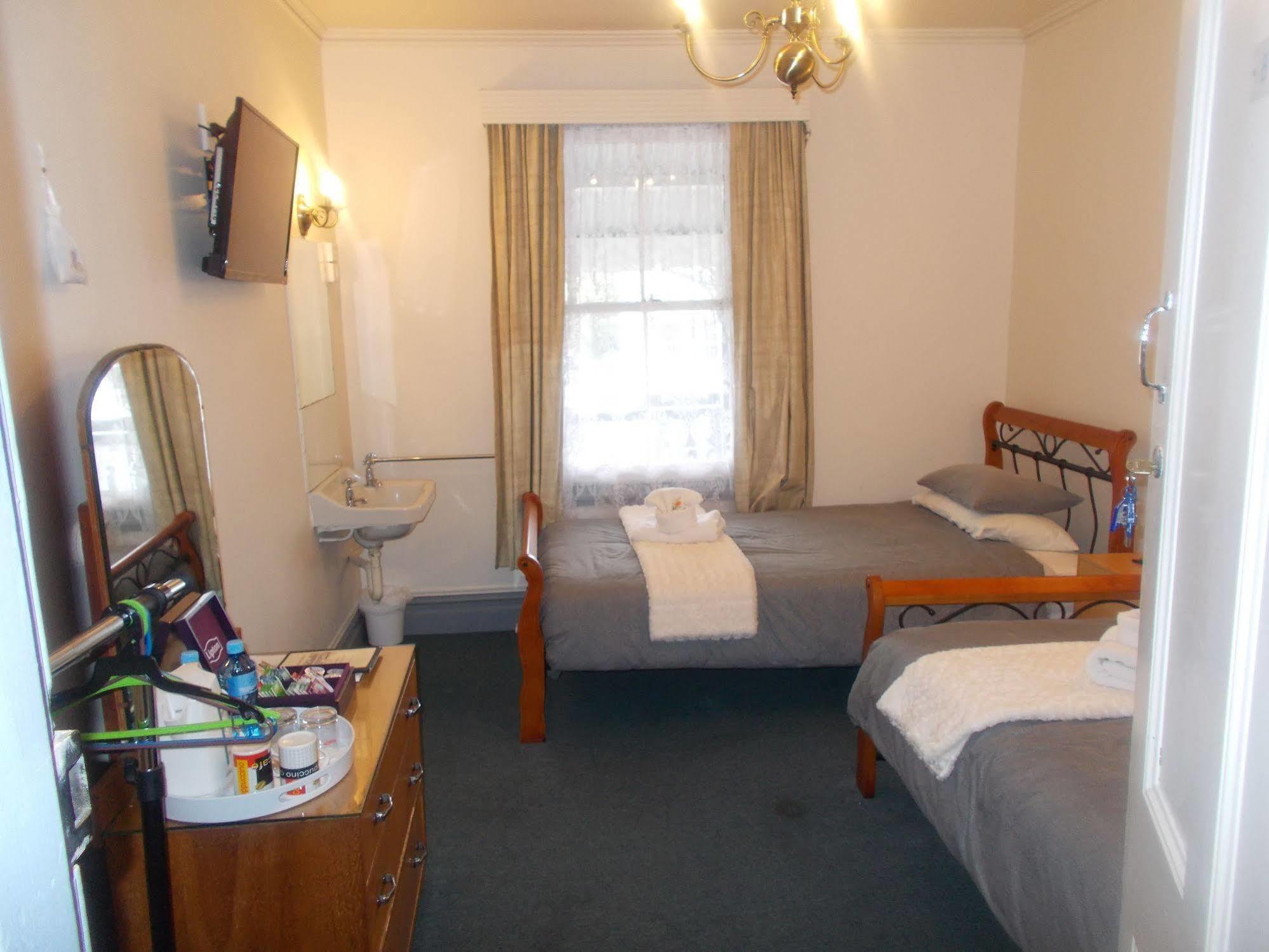 The Kentish Hotel Waiuku Екстер'єр фото